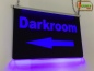 Preview: LED Orientierungsschild "Darkroom" Hinweisschild Navigationsschild Wegschild Wegweiser Leuchtschild