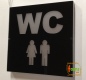 Preview: LED WC-Schild quadratisch "WC mit Piktogramm + Farbsteuerung frei/besetzt" (Klosett Örtchen Toilette) Toilettenschild Hinweisschild Wegweiser Leuchtschild