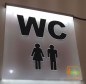 Preview: LED WC-Schild quadratisch "WC Damen Herren w/m" Piktogramm satiniert-foliert (Klosett Örtchen Toilette) Toilettenschild Hinweisschild Wegweiser Leuchtschild