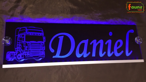 LED Namensschild Detailzeichnung Zugmaschine Gravur "Daniel" oder Wunschname auf Rechteckplatte - Truckerschild Neonschild Leuchtschild