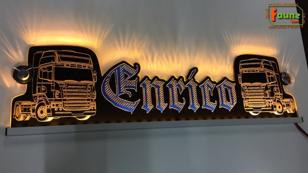 LED Namensschild Detailzeichnung Zugmaschine Gravur "Enrico" oder Wunschname als Konturschnitt - Truckerschild Neonschild Leuchtschild