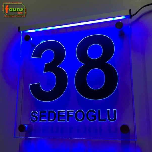 Preview: LED Hausnummer Ziffer + Familienname "38" - individuelle Gravur Hausnummernleuchte Hausnummernschild Außenwandleuchte Außenlampe Leuchtschild
