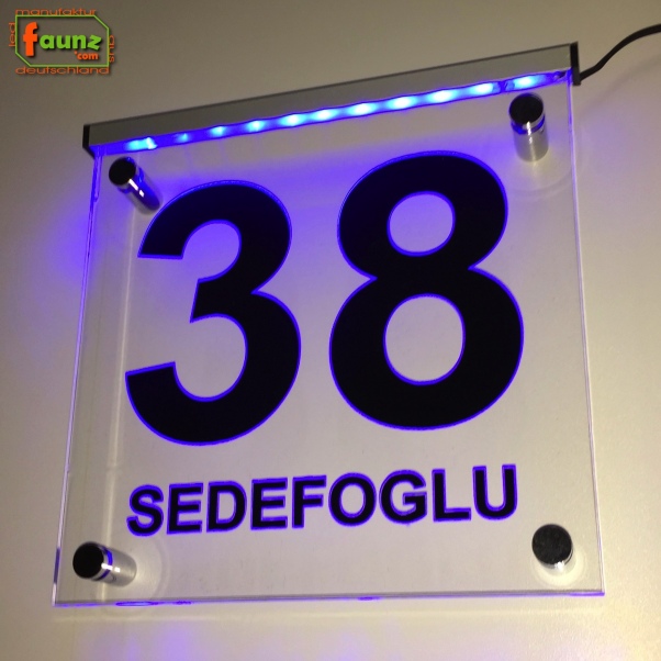 Preview: LED Hausnummer Ziffer + Familienname "38" - individuelle Gravur Hausnummernleuchte Hausnummernschild Außenwandleuchte Außenlampe Leuchtschild