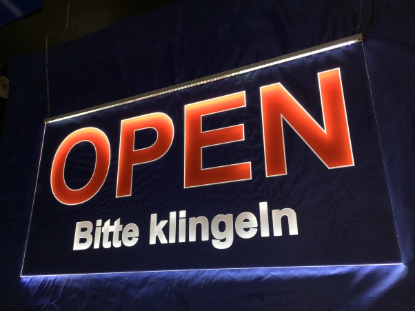 Preview: LED Hinweisschild "Geöffnet — Bitte klingeln" | Acrylglas Leuchtschild