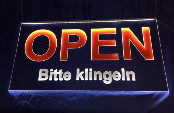 LED Hinweisschild "Geöffnet — Bitte klingeln" | Acrylglas Leuchtschild