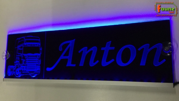 LED Namensschild Detailzeichnung Zugmaschine Gravur "Anton" oder Wunschname auf Rechteckplatte - Truckerschild Neonschild Leuchtschild