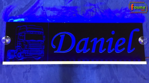 LED Namensschild Detailzeichnung Zugmaschine Gravur "Daniel" oder Wunschname auf Rechteckplatte - Truckerschild Neonschild Leuchtschild