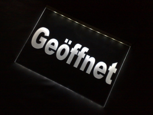Preview: LED Hinweisschild "Geöffnet" | Acrylglas Leuchtschild
