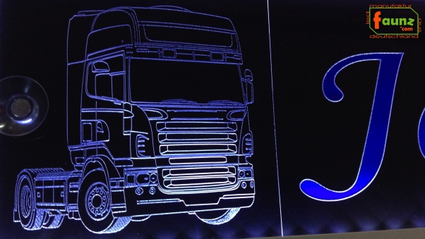 LED Namensschild Detailzeichnung Zugmaschine Gravur "Josef" oder Wunschname auf Rechteckplatte - Truckerschild Neonschild Leuchtschild