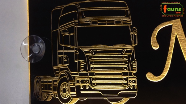 LED Namensschild Detailzeichnung Zugmaschine Gravur "Norbert" oder Wunschname auf Rechteckplatte - Truckerschild Neonschild Leuchtschild