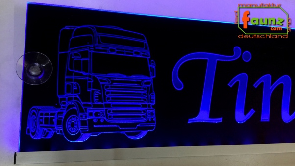 LED Namensschild Detailzeichnung Zugmaschine Gravur "Tino" oder Wunschname auf Rechteckplatte - Truckerschild Neonschild Leuchtschild