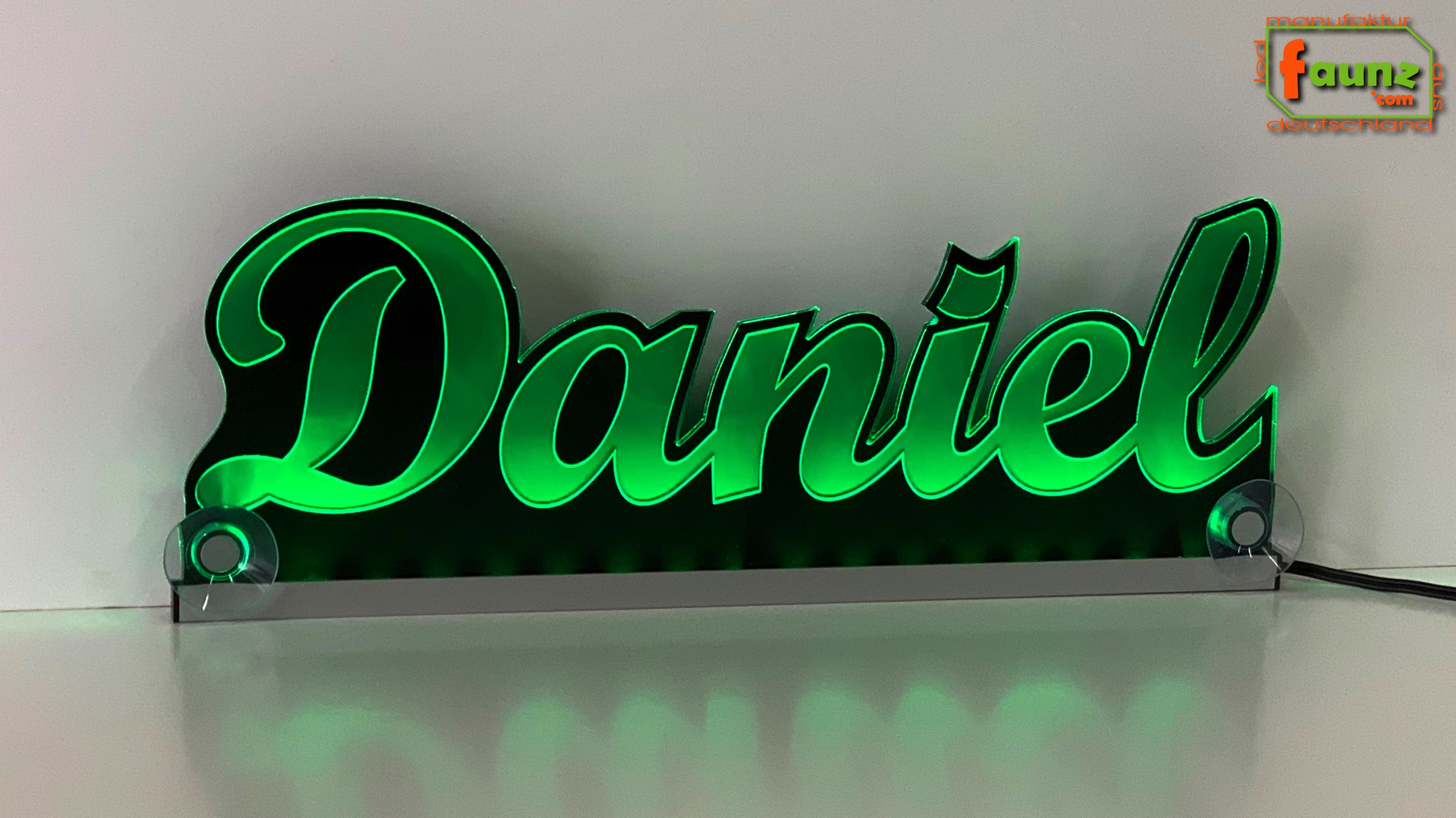 LED Namensschild Gravur Daniel oder Wunschname in Frakturschrift  Oldenglish auf Rechteckplatte - Truckerschild Neonschild Leuchtschild