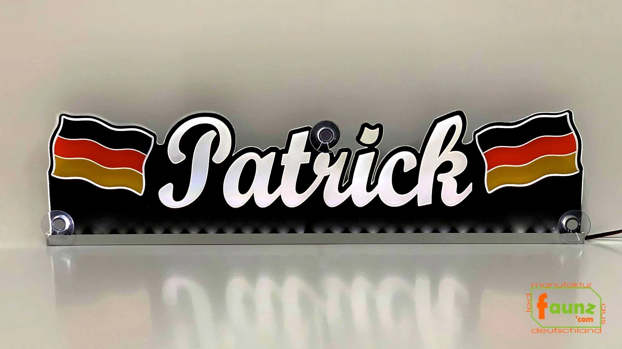 Beleuchtetes LKW Namensschild mit Patrick LED Gravur