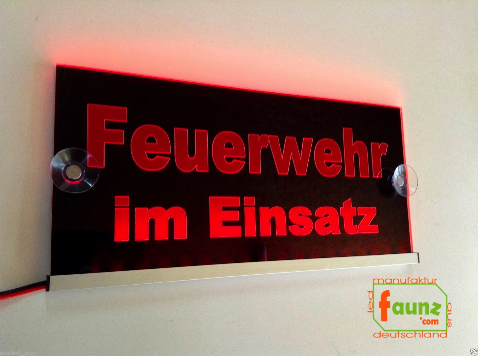 Manufaktur für LED Leuchtschilder - LED Leuchtschild, Warnschild,  Einsatzschild  Feuerwehr im Einsatz Gravur