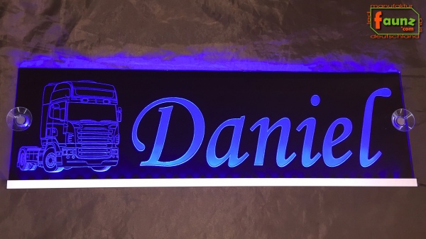 LED Namensschild Detailzeichnung Zugmaschine Gravur "Daniel" oder Wunschname auf Rechteckplatte - Truckerschild Neonschild Leuchtschild