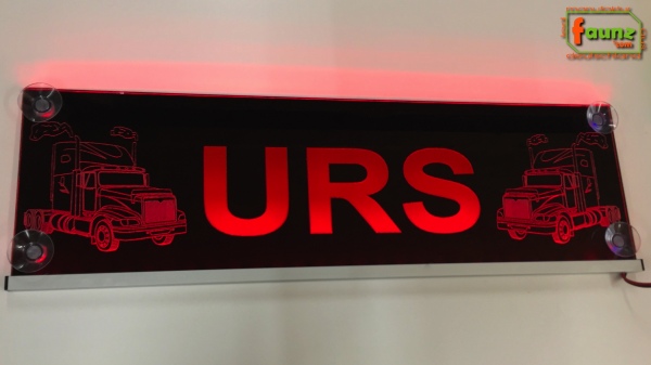 LED Namensschild Detailzeichnung Amitruck Gravur "URS" oder Wunschname in Großbuchstaben auf Rechteckplatte - Truckerschild Neonschild Leuchtschild