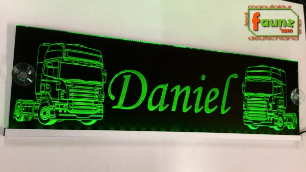 LED Namensschild Detailzeichnung Zugmaschine Gravur "Daniel" oder Wunschname auf Rechteckplatte - Truckerschild Neonschild Leuchtschild