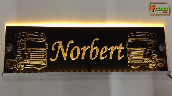 LED Namensschild Detailzeichnung Zugmaschine Gravur "Norbert" oder Wunschname auf Rechteckplatte - Truckerschild Neonschild Leuchtschild