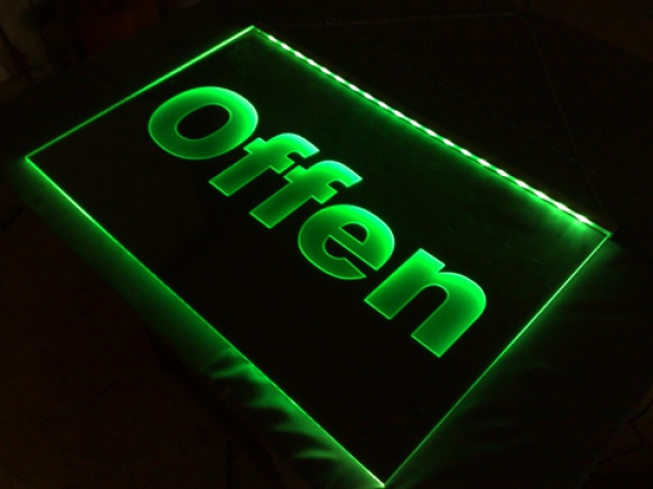 LED Hinweisschild Gravur "Offen" Info-Schild Signalschild Werbeschild Leuchtschild