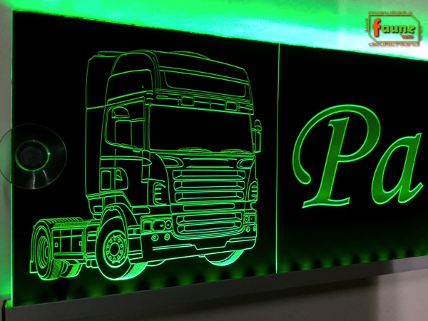 LED Namensschild Detailzeichnung Zugmaschine Gravur "Patrick" oder Wunschname auf Rechteckplatte - Truckerschild Neonschild Leuchtschild