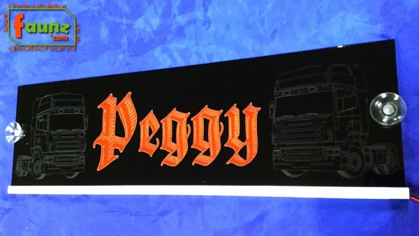 LED Namensschild Detailzeichnung Zugmaschine Gravur "Peggy" oder Wunschname auf Rechteckplatte - Truckerschild Neonschild Leuchtschild