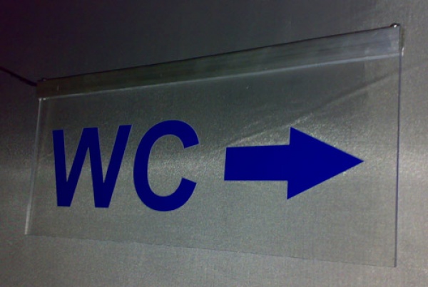 LED WC-Schild schmal  "WC + Pfeil n. rechts (oder auf Wunsch n. links)" (Klosett Örtchen Toilette) Toilettenschild Hinweisschild Wegweiser Leuchtschild